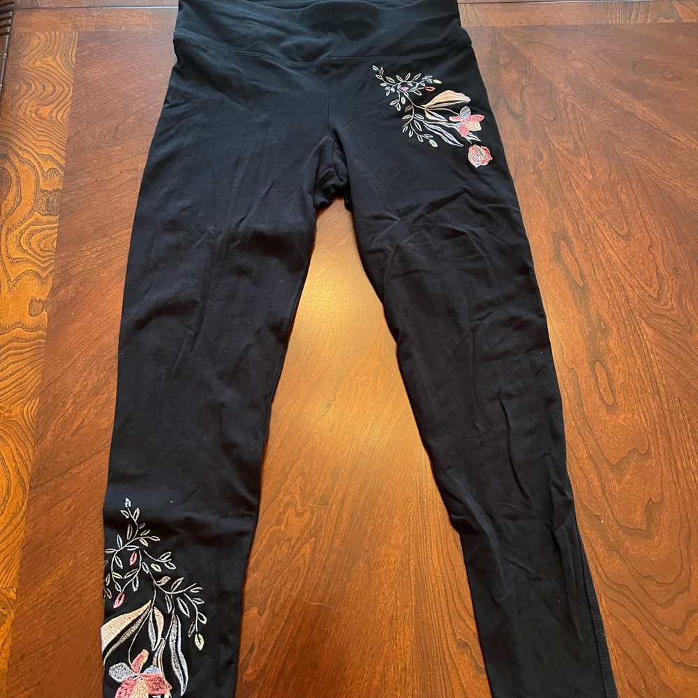 Betsey Johnson Performance Embroidered Leggings - Size Small